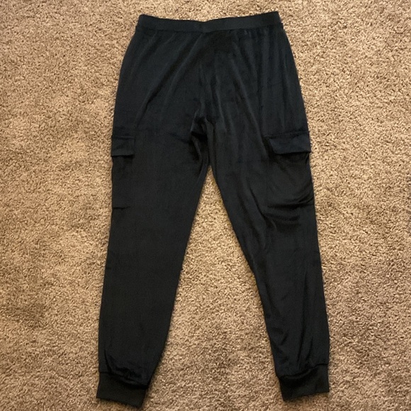 Steve Madden Black Women's Cargo Jogger Pants - Picture 3 of 9